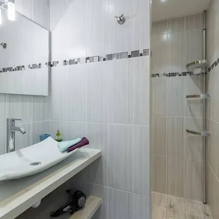 L32 Mozart 2 Bedrooms, Ac, Wifi, 10 Mins