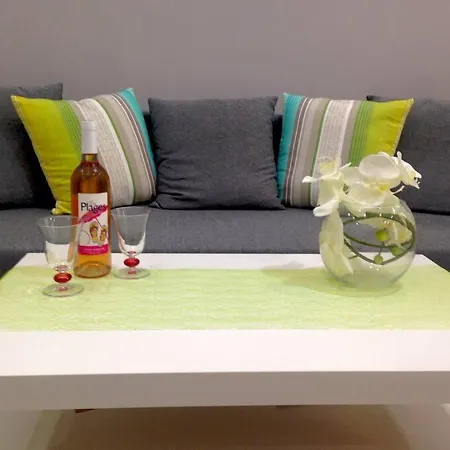 شقة L32 Mozart 2 Bedrooms, Ac, Wifi, 10 Mins