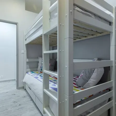 Apartment L32 Mozart 2 Bedrooms, Ac, Wifi, 10 Mins