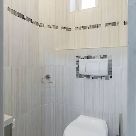 L32 Mozart 2 Bedrooms, Ac, Wifi, 10 Mins Apartament *