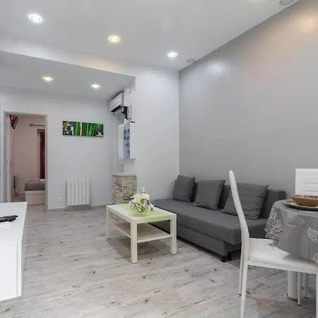 L32 Mozart 2 Bedrooms, Ac, Wifi, 10 Mins Apartment Nice